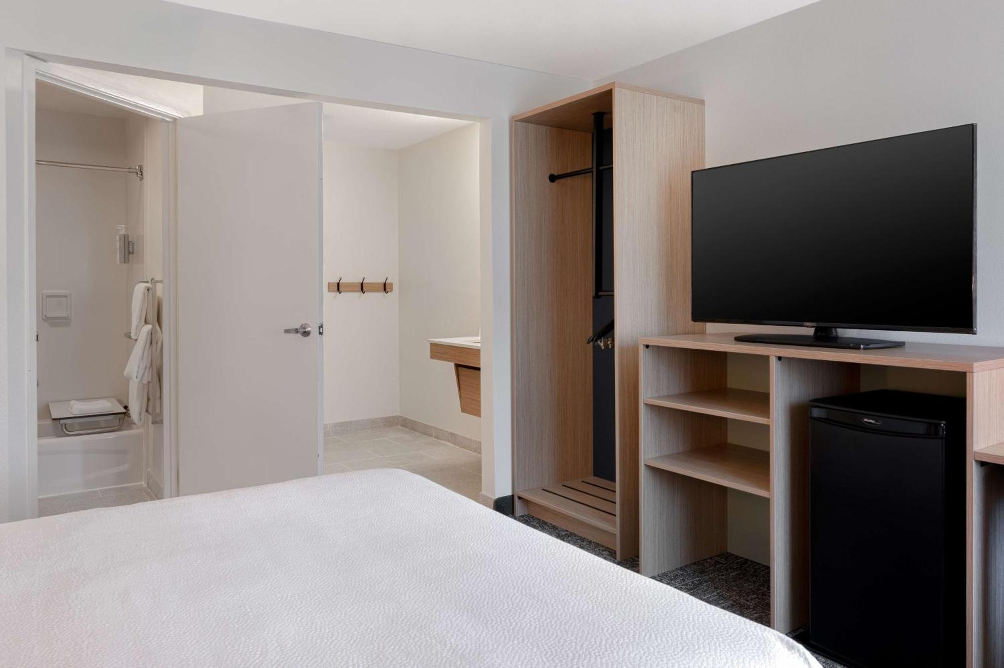 Spark By Hilton Savannah Midtown Exteriör bild